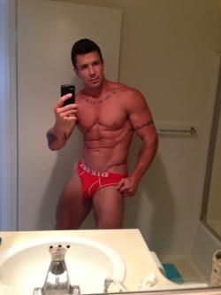 dirtytwink:  instaguys:  Guys with iPhones