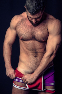 sjcollegeboi: thehenchfiles:   thehenchfiles.tumblr.com □   daddy likes to wrestle, bud…  Pecs, fur and trailz.