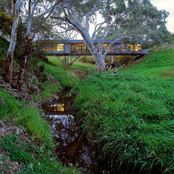 letsbuildahome-fr:  Bridge House Architects: Max Pritchard Architect Location: Adelaide, Australia Photograph: Sam Noonan