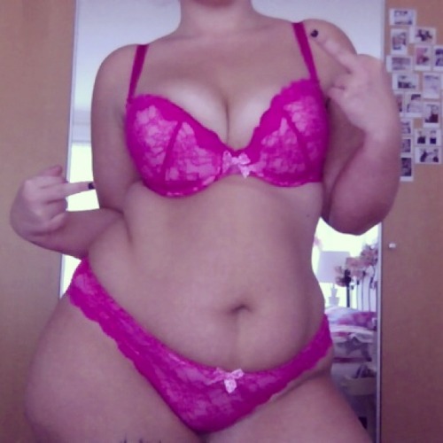 luvemthickandmeaty:  pear-lover:  hipsthighsandblueeyes:  Fuck all you body bashing dick heads 