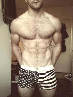 solovergayhuevos:  Happy 4th of july. ;)