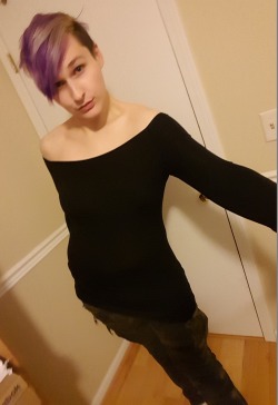 turtlesaredandy:  Bought a new outfit off of Amazon and did a couple quick selfies while trying it on. The top is a Pattyboutik product, the camo cargo pants (which I didn’t capture very well) were just a knock-off brand, but they’re pretty nice~Was