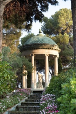 wanderlusteurope:Villa Ephrussi de Rothschild located in the Côte d'Azur between Nice and Monaco