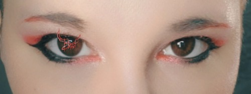 Detail shot of the eye makeup from my “Sound of Rolling Dice” look. 