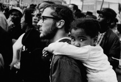 pennerimblock:     A white man carries a black girl on his shoulders during a march with Dr. Martin Luther King, Jr. Alabama, ca. 1965.  This has to be one of my favorite things ever  OMG this picture is so precious  