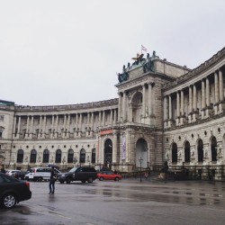 The Hofburg palace in Vienna. Fell in love with the architecture of the city. 💛 #vienna #hofburgpalace #Austria #leighbeetravel #rainy #pretty #ringstrasse