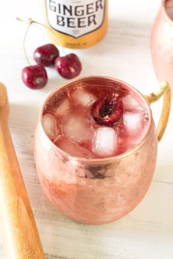 foodffs:  Very Cherry Moscow MuleReally nice