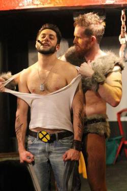 gaynerd616:  Wolverine and Sabertooth Cosplay…mmm 