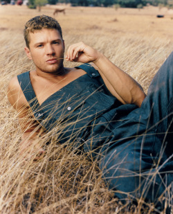 hornycajuncock:  mrbiggest: BACK AT THE RANCH WITH RYAN PHILLIPPE    http://hornycajuncock.tumblr.com