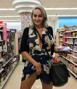 Jan 2017Miami, FLContinuing the tradition of her flashing at this same Walgreens every time we hit SoBe. lol