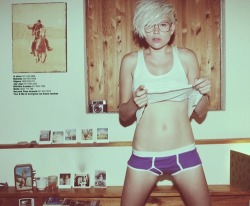 dyke-lesbian-andro-queer-photos:  -