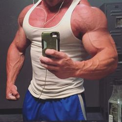 thick-sexy-muscle:  Matt Karstetter, thick muscle stud 
