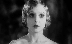wehadfacesthen:  Madge Bellamy in White Zombie  (Victor Halperin, 1932) 