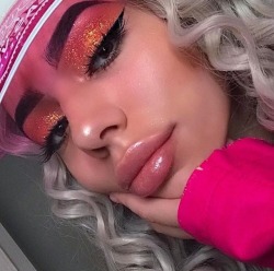 With the right eye catching makeup, a bimbo can gain the edge over the average slut. 