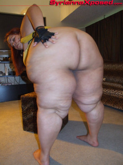 ssbbwfanatic:  Great huge ass but I really love how meaty and saggy her thighs are with just some cellulite