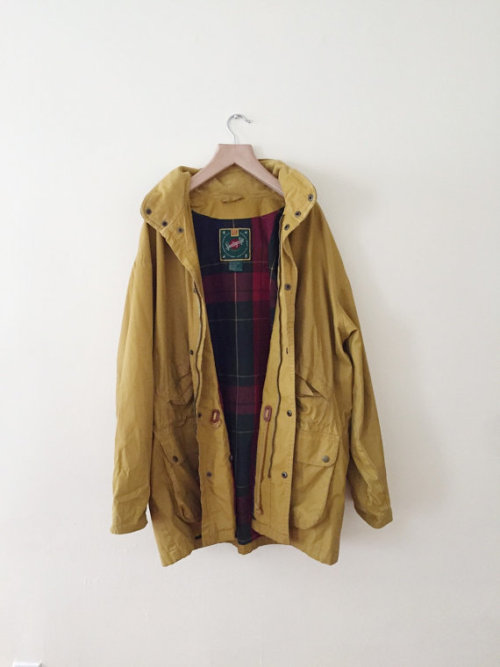 allsadnshit:  parsimoniaclothes:  vintage gap mustard yellow jacket with plaid lining  This is sick