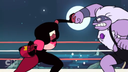 cicadianrhythm:  Rewatching Tiger Millionaire, through Garnet’s whole fight with Amethyst she only summons the one gauntlet.Specifically,the gauntlet from Sapphire’s gem.