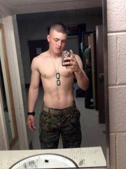 guyprime:  militarymencollection:  And a hello to mymilitaryboys. If you’re into boys in baseball caps, you should check out his other blog for a mix of nudes and not-so-nudes, but all wearing baseball caps: imacaliguy  follow guyprime and see more