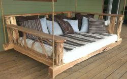 jaysoblue:smalltowngrace:Porch swing bed