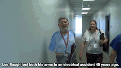 tsunderrated:  artemuscain-gamingandbs:  lewild:  huffingtonpost:  Man Successfully Controls 2 Prosthetic Arms With Just His Thoughts Les Baugh is the first bilateral shoulder-level amputee to wear two Modular Prosthetic Limbs at once, according to the