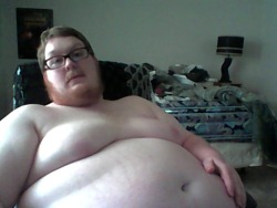 mikebigbear:  bhflintnasty:  please excuse the messy bed. Iâ€™ve been cleaning all afternoon. :P  Sexy   Now that the place is clean, let&rsquo;s get dirty ;-)