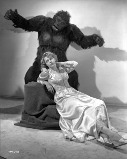 damsellover:  Anne Gwynne being accosted by a gorilla in a still from The Strange Case of Doctor Rx (1942).   