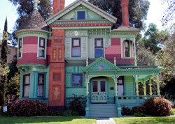 thattallsummonerguy:   acid candy pop victorian  We have tons of these kinda houses in my town and the are just really awesome, the houses are actually classified as “Painted Ladies” and the are probably some of the best examples of Asymmetrical,