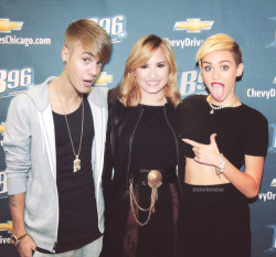 JUSTIN MILEY AND DEMI EQUALS PERFECTION |