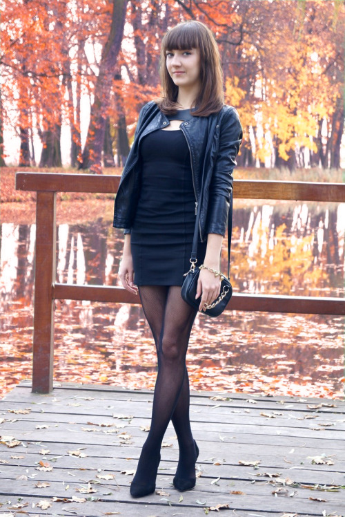 tightsobsession:  Little black dress. Via Fashion Camille.