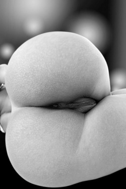 eroticprovocateur:  sexylouboutins:  Ripe peaches…Mmmmm just needs cream. ;)  Ready to eat. ♥