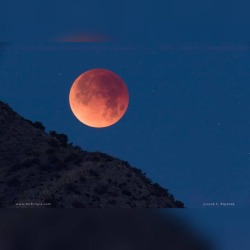 Moonset Eclipse #nasa #apod #moon #fullmoon #totallunareclipse #satellite #chiricahuamountains #arizona #sunlight #solarsystem #space #science #astronomy