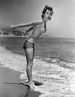 oldhollywooddarling:  Debbie Reynolds, 1952.