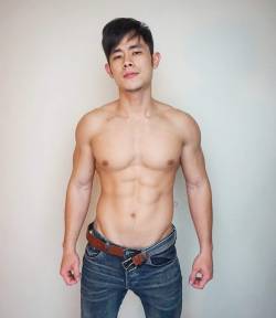linnakan1122:  thai-chi-jock:  hktoplawson:  馬拉男神 - Jordan Yeoh佢真係好正  Queuing one post a minute then a hiatusIt’s all coming back to me now.  I saw him in Facebook Wow his dick so hot