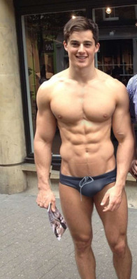 sportybulges:  Watch now the hottest sport bulges: guys wearing lycra or spandex, wrestlers, cyclists, riders, rowers, fighter and much more. Click here to find more FREE sporty BULGES now! 