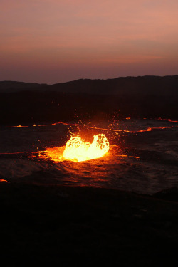 captvinvanity:     Erta Ale | Photographer | CV  Hot lava