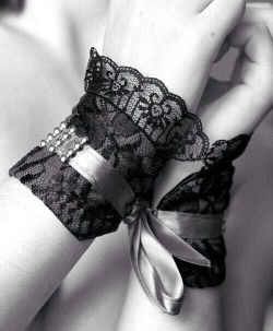 Ribbons and Bows to bind her…. Kinky