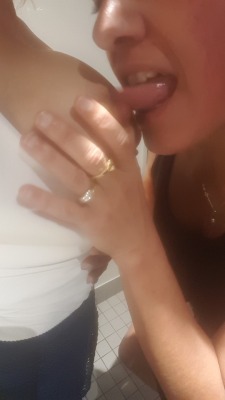 squirtgirl:  I went to the bathroom of the restaurant I was having dinner at, and this girl came to me and insisted on wanting to suck and lick my nipples, how could I say no to such opportunity? 😉