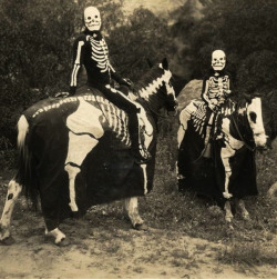 maudelynn:  Skeleton Riders, Halloween c.1920  via http://varuben.thoughts.com 