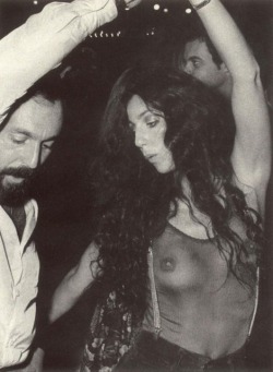 bobagreedo:Cher, dancing at Studio 54