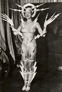 La fée électrique, vers 1950.