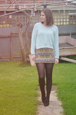 tightsobsession:  Black tights with mini skirt. Tights week starts