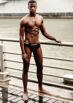 lookzedtible:  blackmalefreaks:  black4white:sculpted