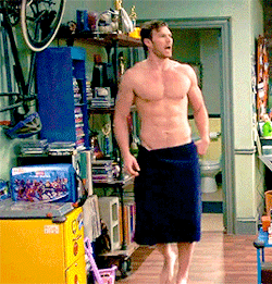 betterofallevils:  hotguysnextdoor:  Follow the white rabbit…  Derek Theler I believe has it written in his contract he has to be shirtless every other episode. I’m thankful for that contract. 