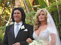 Gene Simmons and his wife, 2009