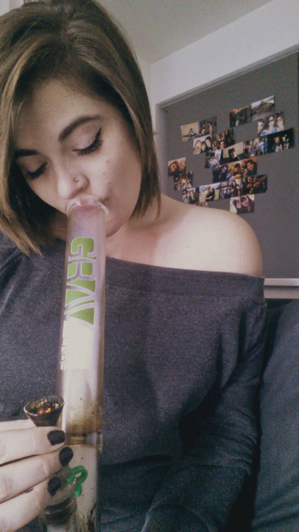 overidealism:  hits out of my friends great bong   So you look as though could just by ure scent!Could be well stoned just by licking flavours from your own tastes,then Well get wrecked drinking you