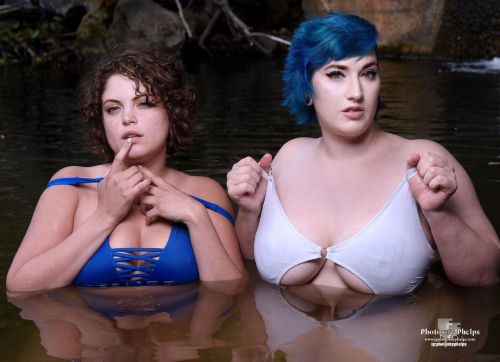 Getting all wet in the water.. with @flyestbird and @twystedangelmodeling  #thick #curvy #tattooed #maryland #wet #water #nikon #photoshoot #stacked #shorthair #photosbyphelps #summershoot #outside #nikonphotography #curve #imakeprettypeopleprettier 