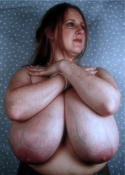 voluptuoushotties: Don’t forget to follow us at Voluptuous Hotties for more huge saggy boobies!   gorgeous, perfect tits