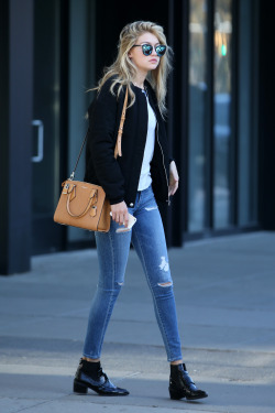 celebpap: March 24th: Gigi Hadid leaving her apartment in New York City