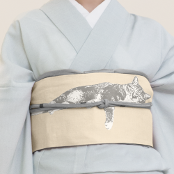 kogumarecord:  猫がくつろぐ着物帯に癒される… 『マイクラ』風ドット柄や基盤柄も 