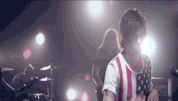 i-shag-deed-folk:  Sleeping With Sirens - If You Can’t Hang.  My first Gif. Set:)